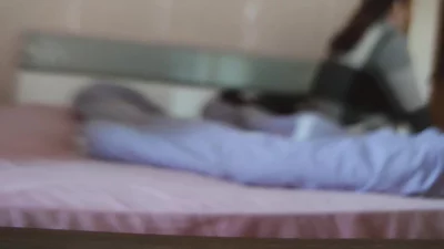 露脸！53岁熟女阿姨老公就在楼下，就来我这激情！还想3p！申精！！