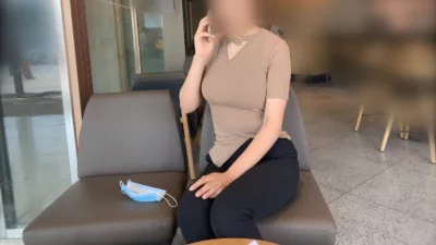 无耻少妇吞精了！要求我射给她，骚逼说很好吃
